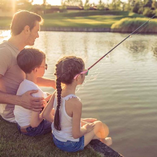 father-and-kids-LQ6H597